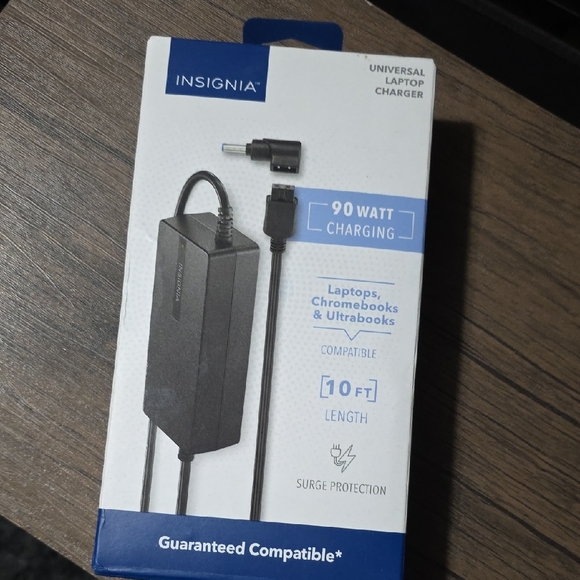 Insignia Universal Laptop Charger - Picture 1 of 2